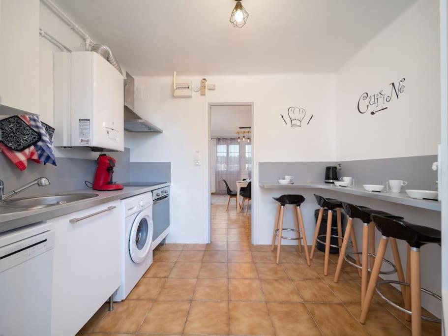 Appartement Tout Equipe Traversant 6 A 8 Couchages Marseille Exterior photo